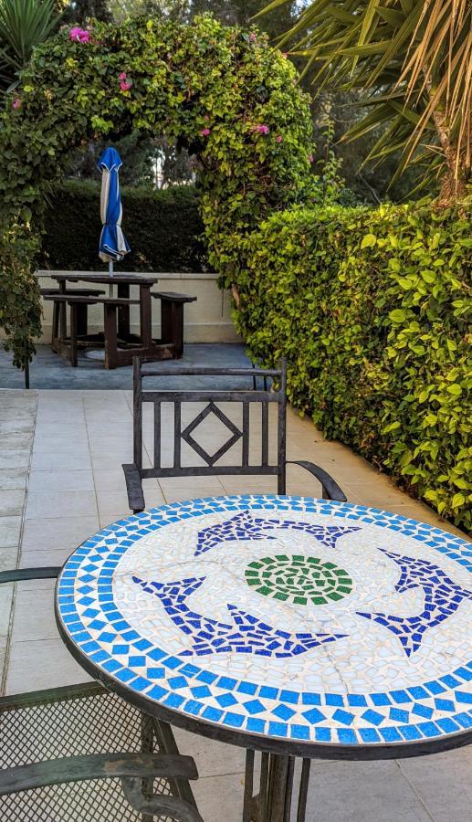 Stylish Garden Apartment At Paphos Harbour Dış mekan fotoğraf