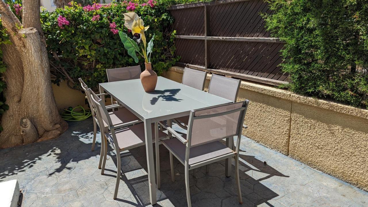 Stylish Garden Apartment At Paphos Harbour Dış mekan fotoğraf
