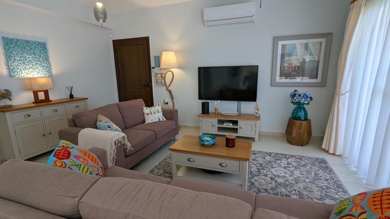 Stylish Garden Apartment At Paphos Harbour Dış mekan fotoğraf