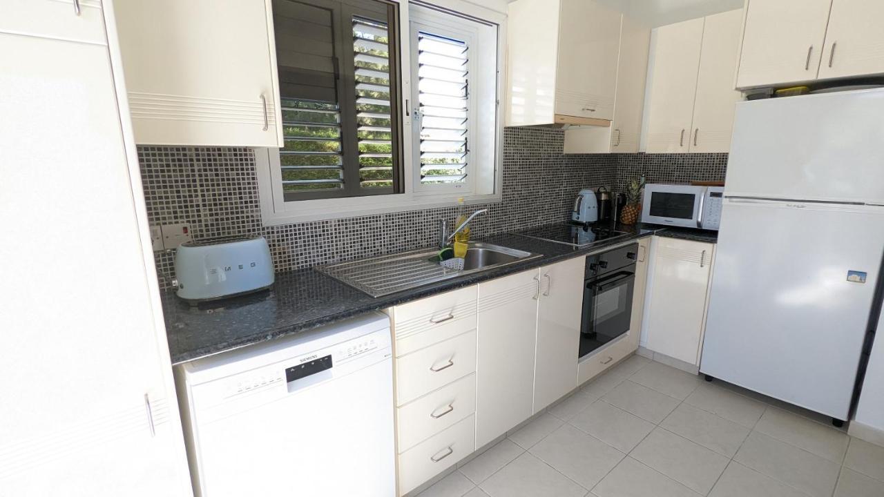Stylish Garden Apartment At Paphos Harbour Dış mekan fotoğraf